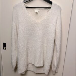 H&M white fuzzy sweater, Size S